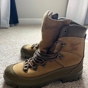 Danner Crater Rim 7" Hiking Boots - Olive, Size 10.5